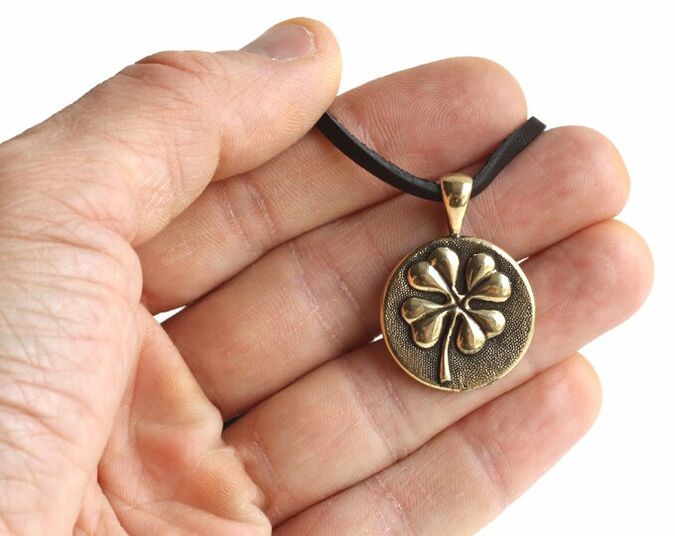 Amulett vierblättriges Kleeblatt - bringt viel Glück und Liebe
